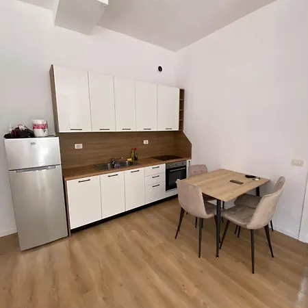 Rona Apartment *
